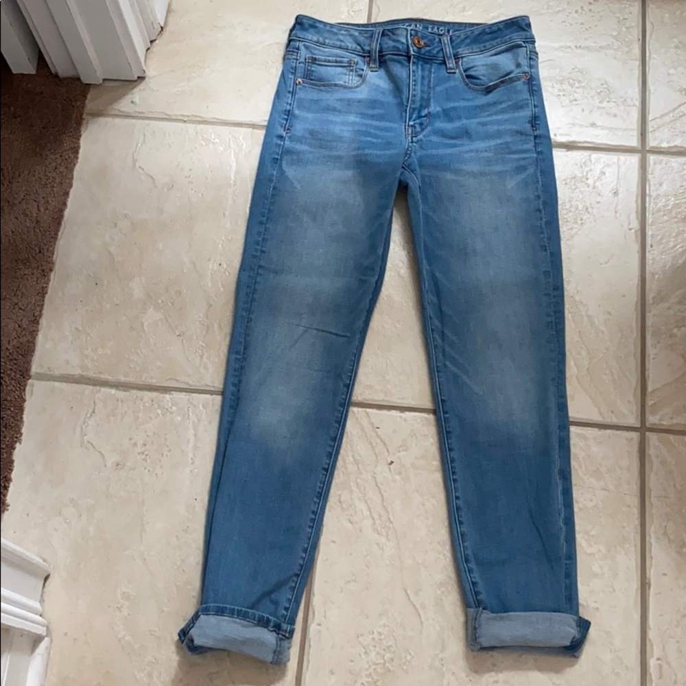 AMERICAN EAGLE LIGHT WASH SUPER STRETCH JEANS
